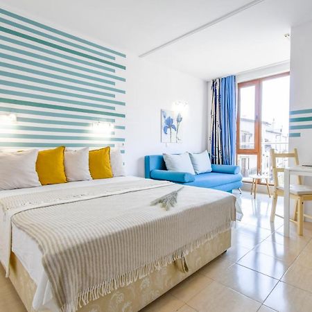 Modern Studios - Meters Away From The Beach Pomorie Buitenkant foto